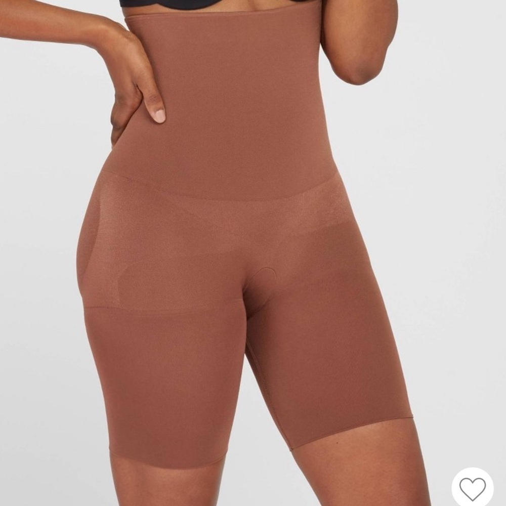 ASSETS by SPANX Women's Remarkable Results High-Waist Mid-Thigh Shaper